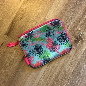 Lilly Pulitzer Soft Padded Tech Case 🎀